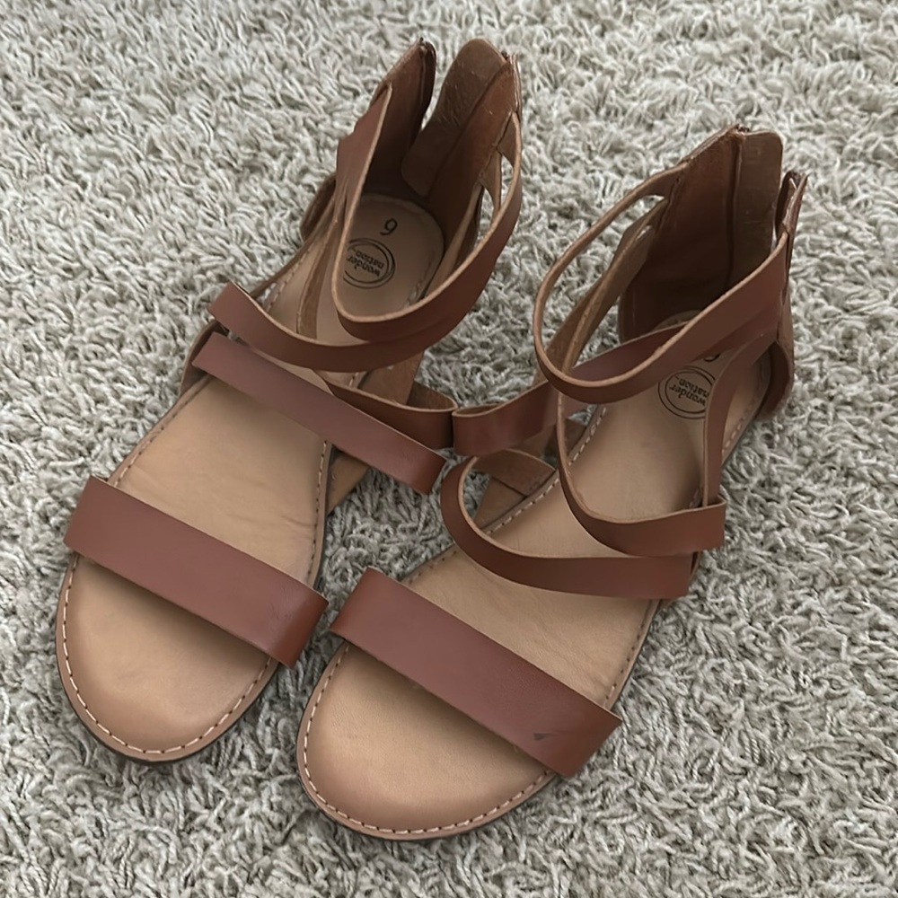 Sandles